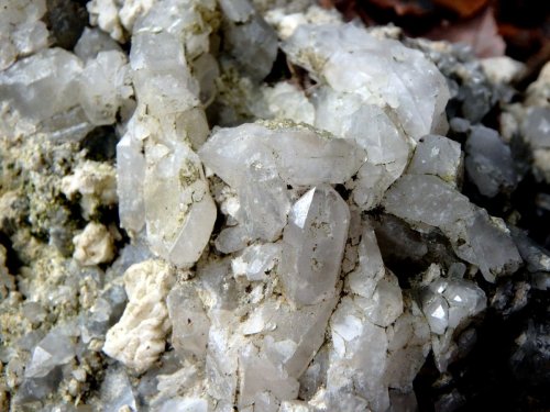 12-quartz-crystals